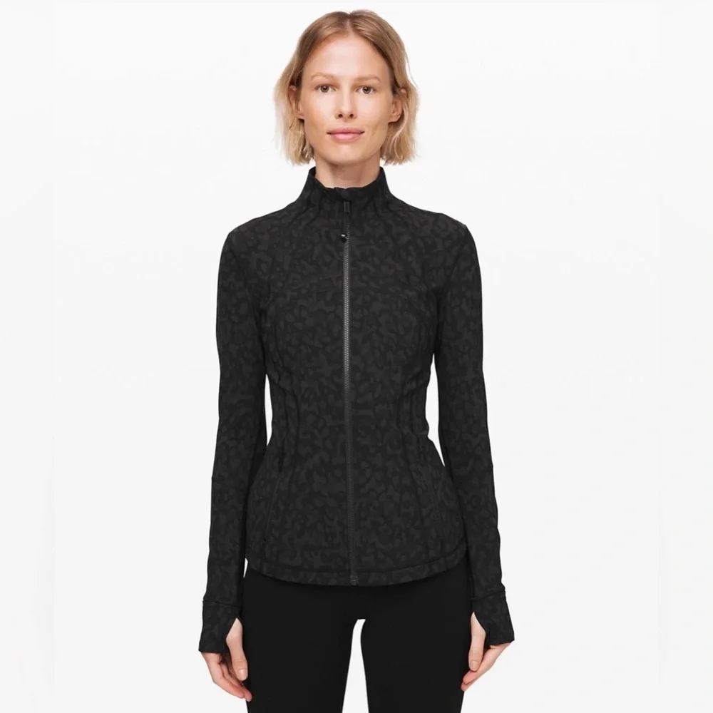 Lululemon Hooded Define Jacket *Nulu in Size 6